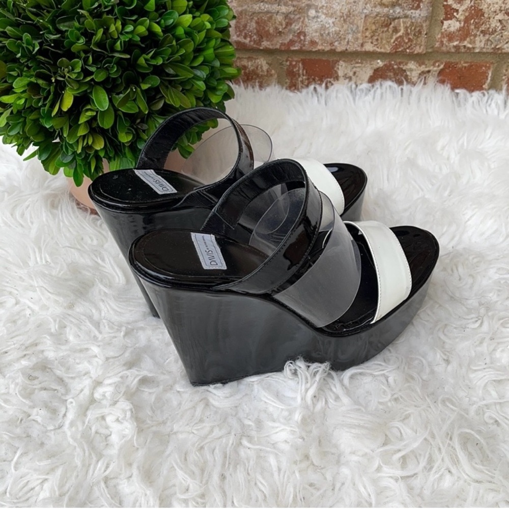 Davis by Ruthie Davis Three-Band White & Black Wedge Platforms Size US, EUR 37.5